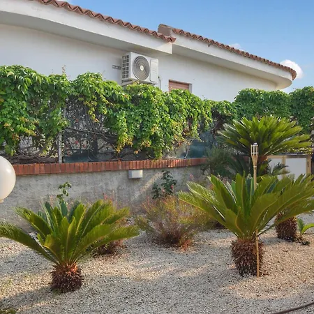 3 Bedroom In Holiday home Marina di Modica